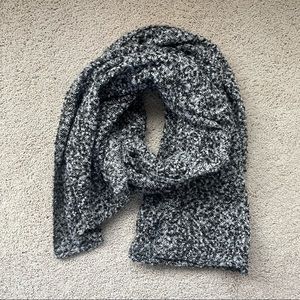 🛍2/$10: Fuzzy Scarf